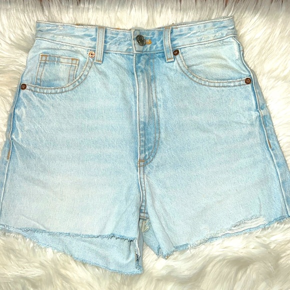 Zara Light Wash High Waist Denim Cut Off Jean Shorts Size 2 - Picture 1 of 6